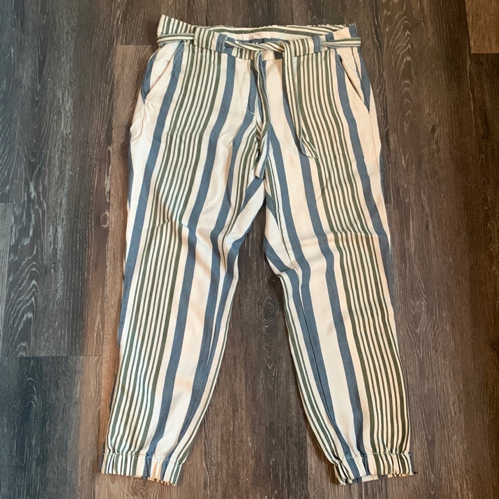 SOLD Ann Taylor Tie Waist Cropped Pants